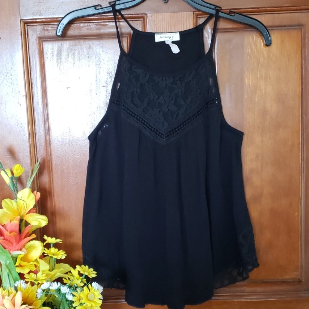 Black Lacy U-line Crop Top